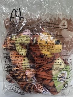 Year 2000 MCD Winnie the Pooh Hugging Buddies Happy Meal Toy