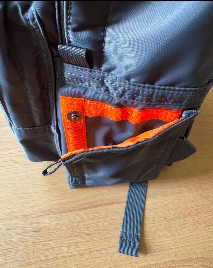 PORTER Japan Yoshida TANKER DAYPACK series backpack student school bag backpack outdoor travel mountaineering sports commuting (Category: Backpacks) located in Singapore. Submitted by sg_vela_professional_seller (Listing ID 1436962852, Image 5). Description: .