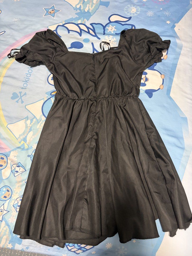 Lolita Jirai Kei Subcul Cosplay Milkmaid Maid Black Puff Sleeve Square Neck Dress (Category: Dresses) located in Singapore. Submitted by okonomiya (Listing ID 1444037490, Image 2). Description: bought online for a rem cosplay that i never ended up doing. super cute, can be worn as a jfashion egl inspired piece too! max bust around 95, dress has elastic so it accommodates a wide size range +3 for mailing.