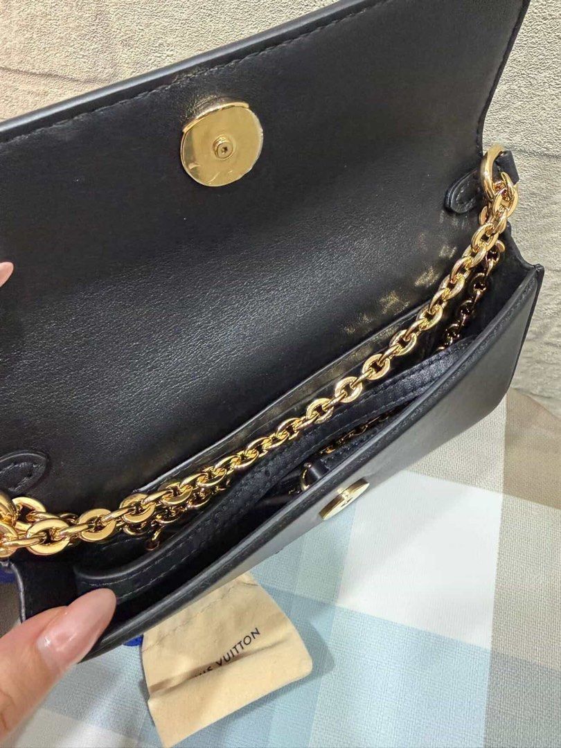 Louis Vuitton Wallet On Chain LV Bloom (LV) (Category: Bags & Wallets) located in Singapore. Submitted by burgundyloves (Listing ID 1443926300, Image 3). Description: Bought in Sydney; 10 August 2025 RTP: SGD 2770 Full set including receipt - Black colour - Calfskin - 1 flat inside pocket - 3 card slots - Measurement: 20 x 11.5 x 4cm Serious buyer only! Can dm me for more photos Website: https://sg.louisvuitton.com/eng-sg/products/wallet-on-chain