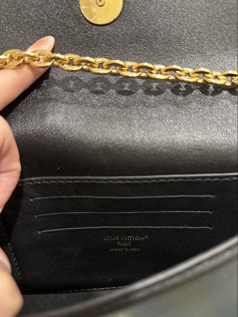 Louis Vuitton Wallet On Chain LV Bloom (LV) (Category: Bags & Wallets) located in Singapore. Submitted by burgundyloves (Listing ID 1443926300, Image 4). Description: Bought in Sydney; 10 August 2025 RTP: SGD 2770 Full set including receipt - Black colour - Calfskin - 1 flat inside pocket - 3 card slots - Measurement: 20 x 11.5 x 4cm Serious buyer only! Can dm me for more photos Website: https://sg.louisvuitton.com/eng-sg/products/wallet-on-chain