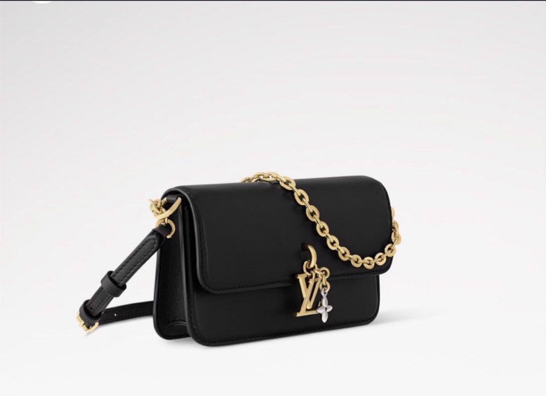 Louis Vuitton Wallet On Chain LV Bloom (LV) (Category: Bags & Wallets) located in Singapore. Submitted by burgundyloves (Listing ID 1443926300, Image 7). Description: Bought in Sydney; 10 August 2025 RTP: SGD 2770 Full set including receipt - Black colour - Calfskin - 1 flat inside pocket - 3 card slots - Measurement: 20 x 11.5 x 4cm Serious buyer only! Can dm me for more photos Website: https://sg.louisvuitton.com/eng-sg/products/wallet-on-chain