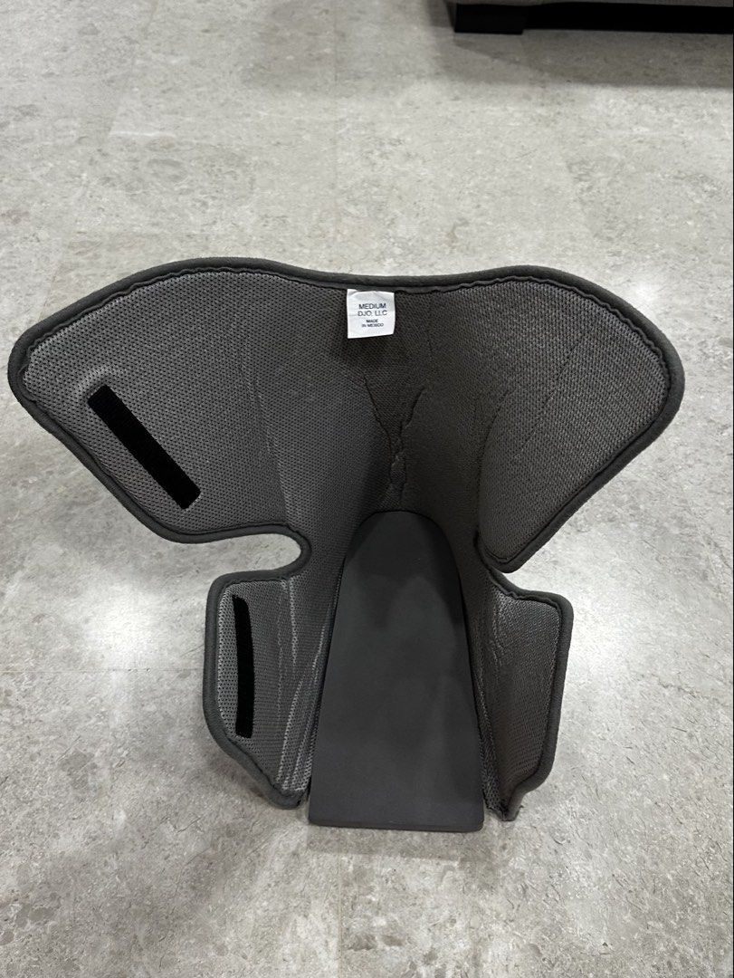 Aircast AirSelect Short Walker Boot (Category: Braces, Support & Protection) located in Singapore. Submitted by polarbear6043 (Listing ID 1445905946, Image 9). Description: Size: Medium Free delivery provided. Can also self-pick up at AMK Ave 5 Blk 602 / Lentor MRT / YCK MRT.