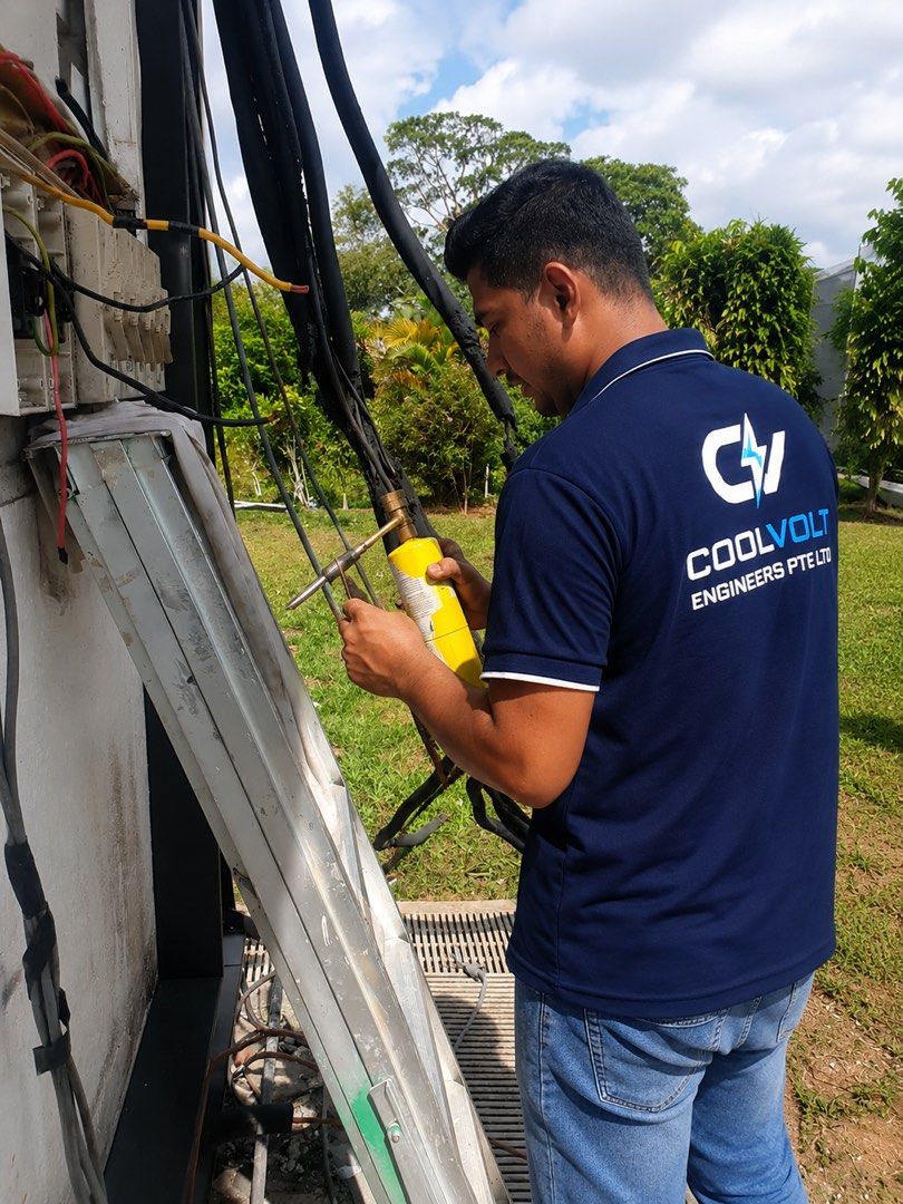 aircon installation (Category: Aircon Installation) located in Singapore. Submitted by coolvolt.engineering (Listing ID 1445833369, Image 3). Description: we are doing all kind off aircon installation New Installation Relocate aircon HDB ,condo private property shopping mall etc.