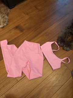 CSB Freedom Bra and Leggings Set in XS in crush (bright pink)