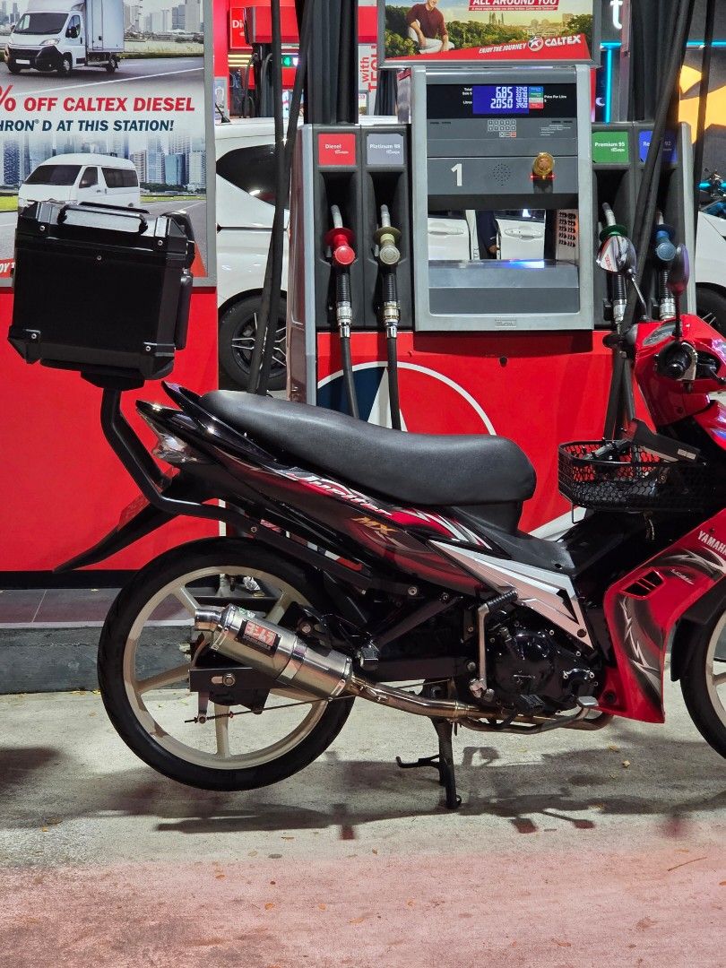 YAMAHA SPARK T135 LC135 V1 (Category: Class 2B) located in Singapore. Submitted by sg_li37 (Listing ID 1449024926, Image 2). Description: Fully restored @ JB Champion Spec 57mm standard daily - Pirelli Rosso Sport F/R fresh new rubber - Enkei SP522 Cream white - Yoshimura Tri Oval with Cert Bike is paid, no COI nonsense. Full cash deal only. Source your own loan. COE Feb 2029 Renewable Slight Nego, lowballers expect to get sarcastic remarks from 