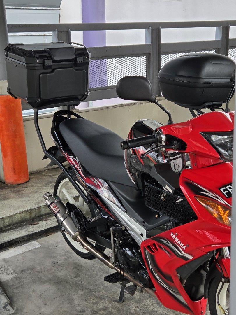 YAMAHA SPARK T135 LC135 V1 (Category: Class 2B) located in Singapore. Submitted by sg_li37 (Listing ID 1449024926, Image 8). Description: Fully restored @ JB Champion Spec 57mm standard daily - Pirelli Rosso Sport F/R fresh new rubber - Enkei SP522 Cream white - Yoshimura Tri Oval with Cert Bike is paid, no COI nonsense. Full cash deal only. Source your own loan. COE Feb 2029 Renewable Slight Nego, lowballers expect to get sarcastic remarks from 