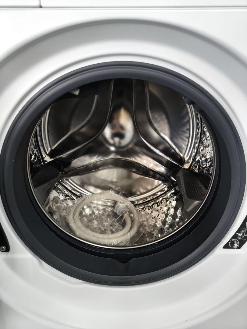 🔥DS🔥 TOSHIBA 10kg/8kg WASHER/DRYER TWD-T40BZU110MWS TD-T40BS90HWS(WT)/ ☎️Joanna 90277499 (Category: Washing Machines and Dryers) located in Singapore. Submitted by joanna.defuture (Listing ID 1449130945, Image 4). Description: TOSHIBA 10kg/8kg WASHER/DRYER TWD-T40BZU110MWS TD-T40BS90HWS(WT) Display Set Dimension: 595W x 1682H x 595D mm Selling $1500 Delivery $100 3 Months Warranty *Left right side minor dent* PLEASE TAKE NOTE: ALL OUR DISPLAY S