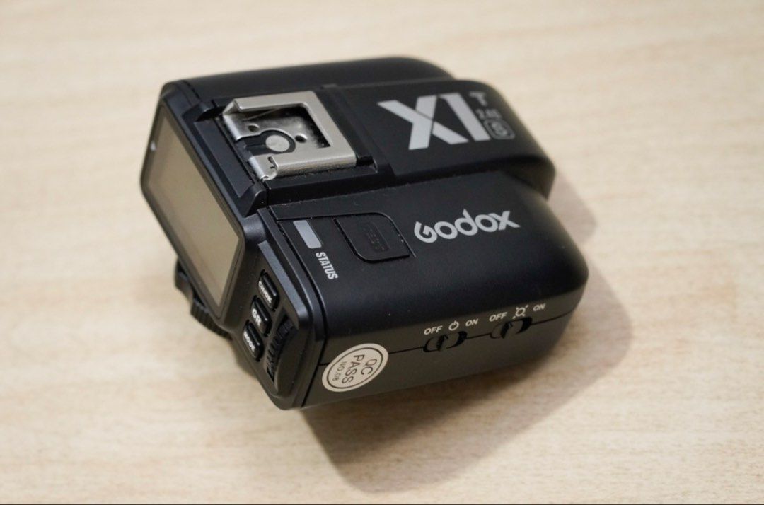 Godox X1T-S TTL Wireless Flash Trigger Transmitter (For Sony) (Category: Flashes) located in Singapore. Submitted by rich.monk.5 (Listing ID 1449227297, Image 3). Description: - Godox X1T-S TTL Wireless Flash Trigger Transmitter - Compatible with Sony Cameras - 2.4G Wireless System - Clear LCD Display - User-friendly Buttons - Includes Original Box and Packaging - Suitable for Studio Flash and Camera Shutter Control.