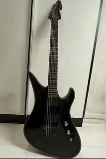 Schecter Hellraiser Avenger (Gloss Black) - OOP