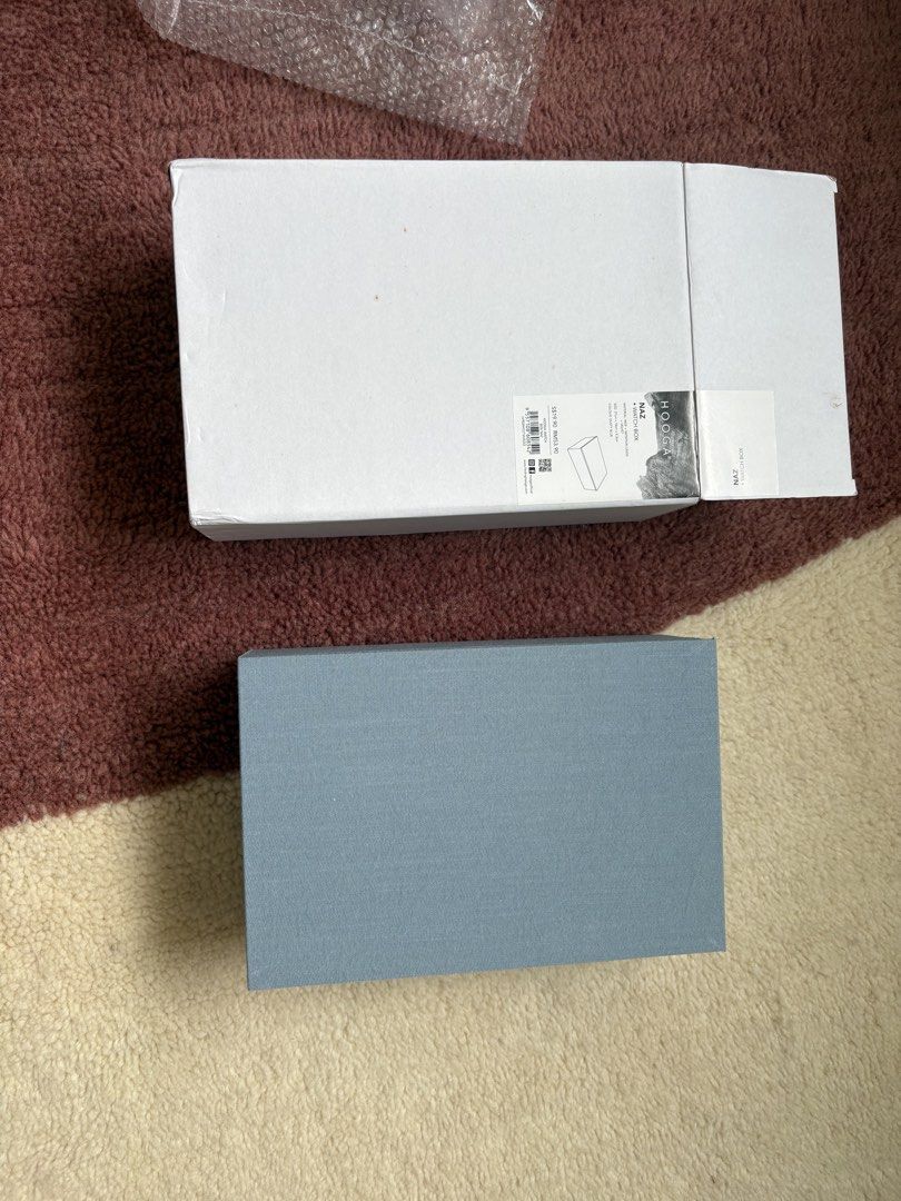 Watch Box Organizer with 6 Slots (Category: Accessory holder, box & organizers) located in Singapore. Submitted by spacewolf (Listing ID 1449132632, Image 2). Description: New and unused, however has some yellowing spots inside as pictured, hence selling considerably cheaper than cost.