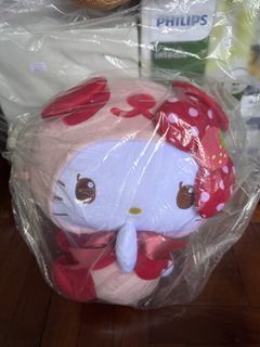 Sanrio Hello Kitty Strawberry Plush Toy (From Japan) new in bag