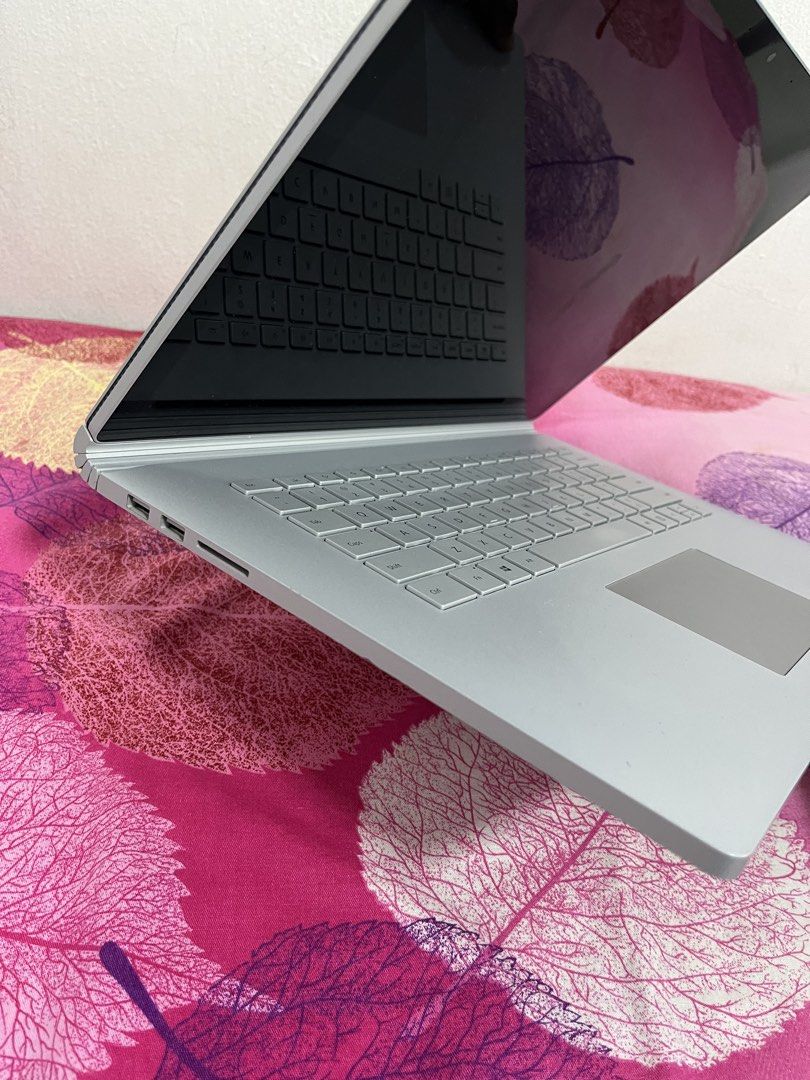 Surface Book-3 15.5 inch | i7-10th Gen | 16GB Ram & 256GB SSD | 15-inch (3240x2160) Ultra UHD Touchscreen | NVIDIA GeForce GTX 1660 6GB DDR6 Ti with Max-Q Graphics | Double Battery System | Battery Health 93% | Windows 11 Pro | MS Office 2021 installed (Category: Laptops & Notebooks) located in Singapore. Submitted by roseleetechsg (Listing ID 1447172311, Image 3). Description: <> Microsoft Surface Book-3 Detachable <> Intel Core i7-1065G7 Proces
