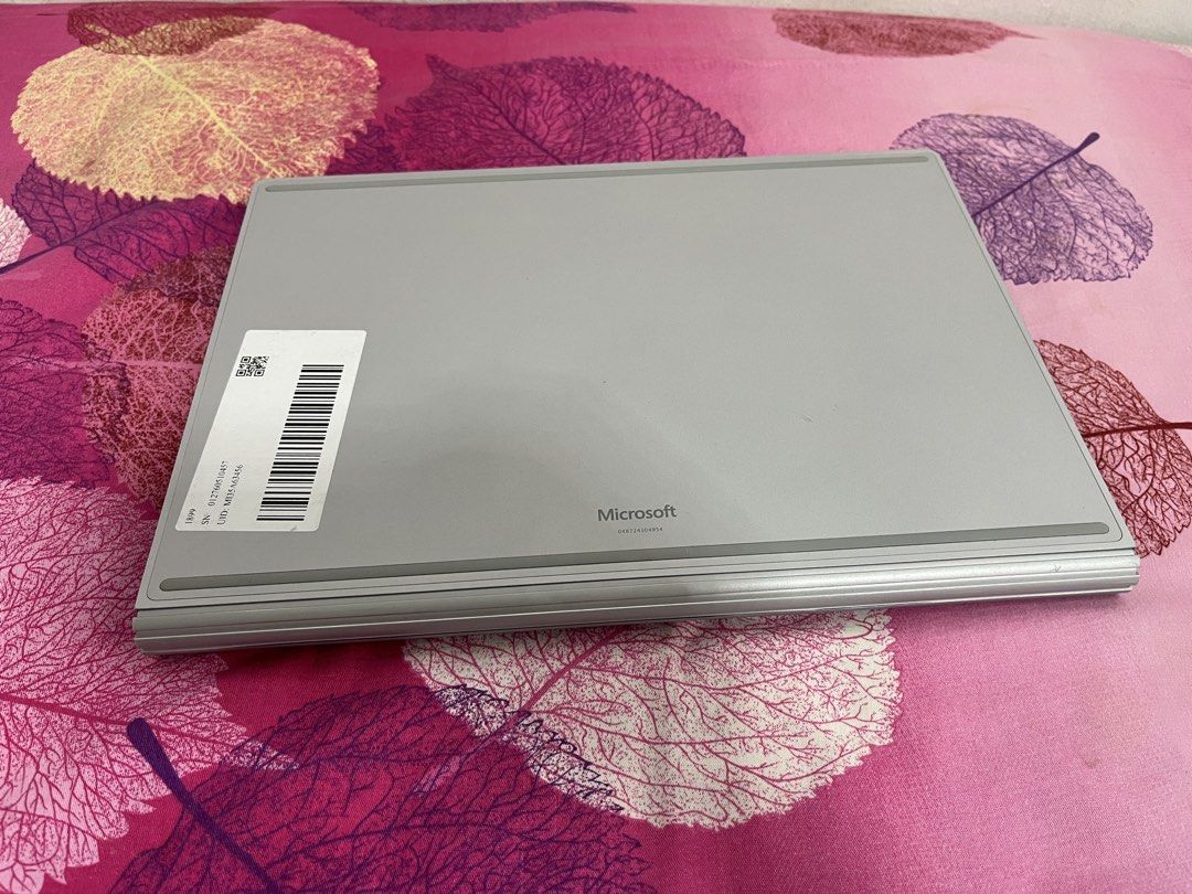 Surface Book-3 15.5 inch | i7-10th Gen | 16GB Ram & 256GB SSD | 15-inch (3240x2160) Ultra UHD Touchscreen | NVIDIA GeForce GTX 1660 6GB DDR6 Ti with Max-Q Graphics | Double Battery System | Battery Health 93% | Windows 11 Pro | MS Office 2021 installed (Category: Laptops & Notebooks) located in Singapore. Submitted by roseleetechsg (Listing ID 1447172311, Image 10). Description: <> Microsoft Surface Book-3 Detachable <> Intel Core i7-1065G7 Proce