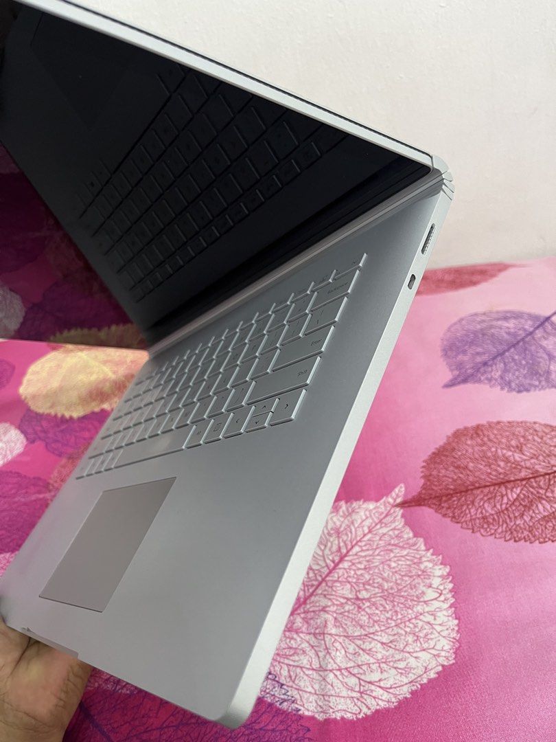 Surface Book-3 15.5 inch | i7-10th Gen | 16GB Ram & 256GB SSD | 15-inch (3240x2160) Ultra UHD Touchscreen | NVIDIA GeForce GTX 1660 6GB DDR6 Ti with Max-Q Graphics | Double Battery System | Battery Health 93% | Windows 11 Pro | MS Office 2021 installed (Category: Laptops & Notebooks) located in Singapore. Submitted by roseleetechsg (Listing ID 1447172311, Image 8). Description: <> Microsoft Surface Book-3 Detachable <> Intel Core i7-1065G7 Proces