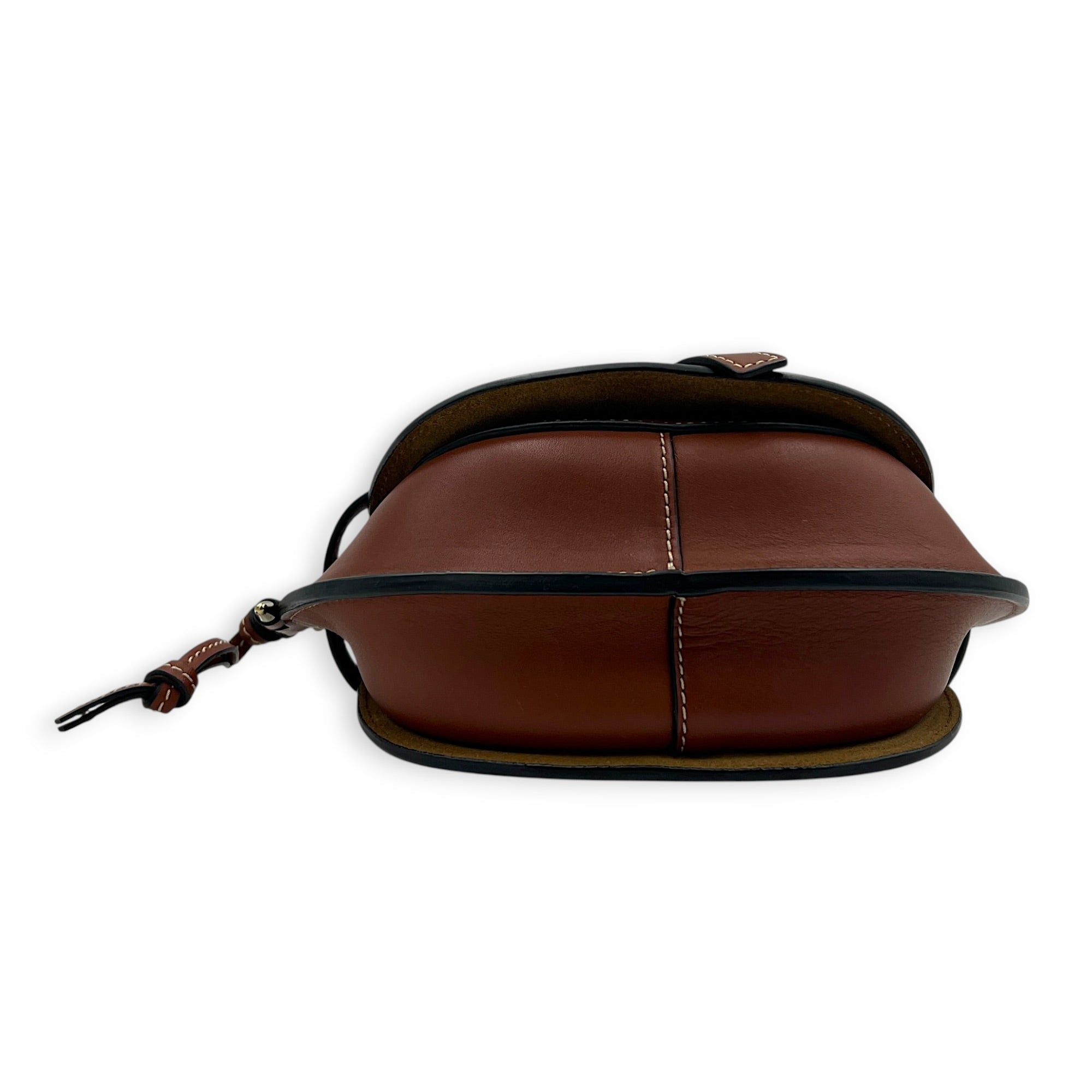 Loewe Gate Crossbody Bag Brown in Calfskin (Category: Bags & Wallets) located in Singapore. Submitted by carousellluxury (Listing ID 1451033547, Image 5). Description: SKU C2607-013365LL Material Calfskin Color Brown Strap Not Included Dimension (L)21cm × (H)12.5cm × (W)9.5cm Accessories Dust Bag, Series 522111 Circa Est 2021 Microchipped FALSE Condition - Surface: Slight scratches - Bottom Edge / Base / Bagfeet: Small scuff - Handle / Strap: In 