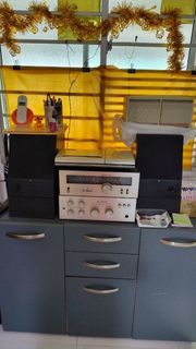 Kenwood Stereo System sound system with AR Acoustic Research Speakers Bose CD player Kenwood AM FM Stereo radio tuner KT-3300 / Stereo Integrated Amplifier KA-1500 system receiver audio system white noise machine set