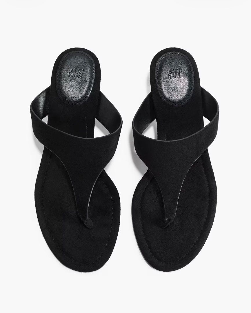 H&M Black Kitten Heel Thong Sandals (Category: Sandals) located in Singapore. Submitted by wildflowerhm19 (Listing ID 1447729191, Image 2). Description: Black thong sandals with kitten heels. Soft touch, Easy to slip on. Great for dressing up or down. Never worn size 4 sold out online now! Too big for me Free postage .