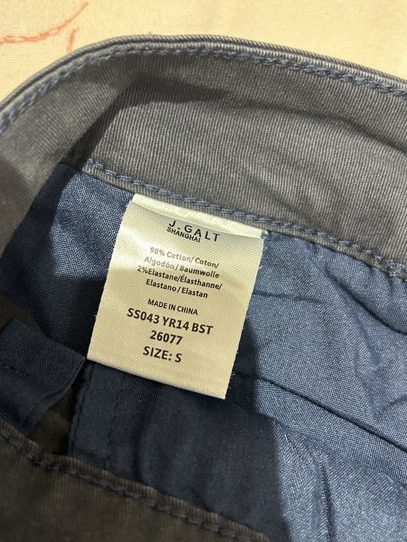 Brandy Melville Low Rise Navy Blue Shorts y2k (Category: Shorts) located in Singapore. Submitted by reulsv (Listing ID 1447997903, Image 2). Description: only ctb if ure 100% interested, no negos > bought from sg brandy @$54, selling $40, never worn out, only tried & washed > genuinely low rise!! and id say its the perfect length, not too short & not too long! > rfs; decided i wanted lighter wash shorts 😢 tracked mailing +$2.80.
