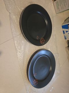 Set of 2 Dark Grey Plates with Floral Design