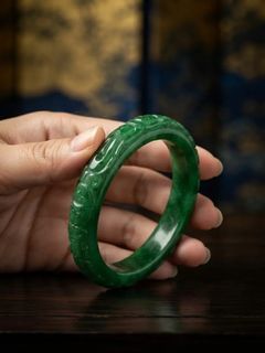 双鱼帝王翡翠手镯