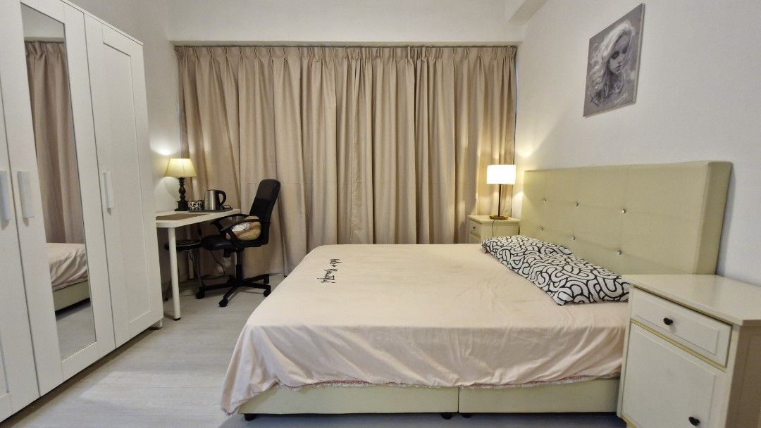 Central Business District (*All-Female*) Ensuite Master Room (Category: Room Rentals) located in Singapore. Submitted by sunrisesalways (Listing ID 1452935789, Image 5). Description: **LADIES ONLY**Master room in Tanjong Pagar Central Business District - Attached bathroom with a bath tub - Queen-sized bed with headboard - Comfortable 5 stars mattress - Includes bedside tables and table lamps for a cozy atmosphere - Modern light wood laminate floo