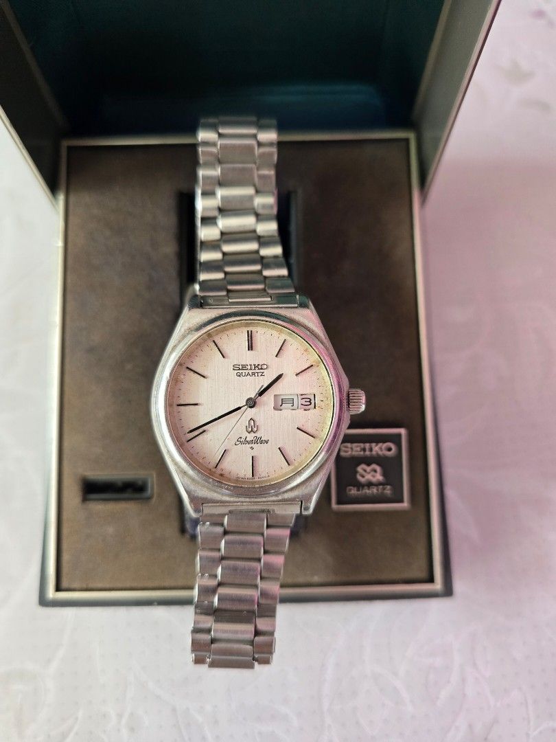 Seiko Silverwave (Category: Men's Watches) located in Singapore. Submitted by ButterCup (Listing ID 1455334733, Image 3). Description: - Vintage Seiko Silverwave watch - Classic silver dial with day-date function - Stainless steel bracelet - Comes with original Seiko box - Pls note watch is not moving (require repair or battery change).