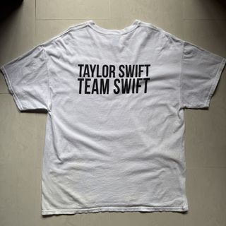 Vintage 2013 Taylor Swift Local Crew The Red Tour stage production camera team tee tshirt official concert live performance gig merch XL Gildan rare collectors pop music fan swifties taytay cheap clearance sale vinyl LP eras