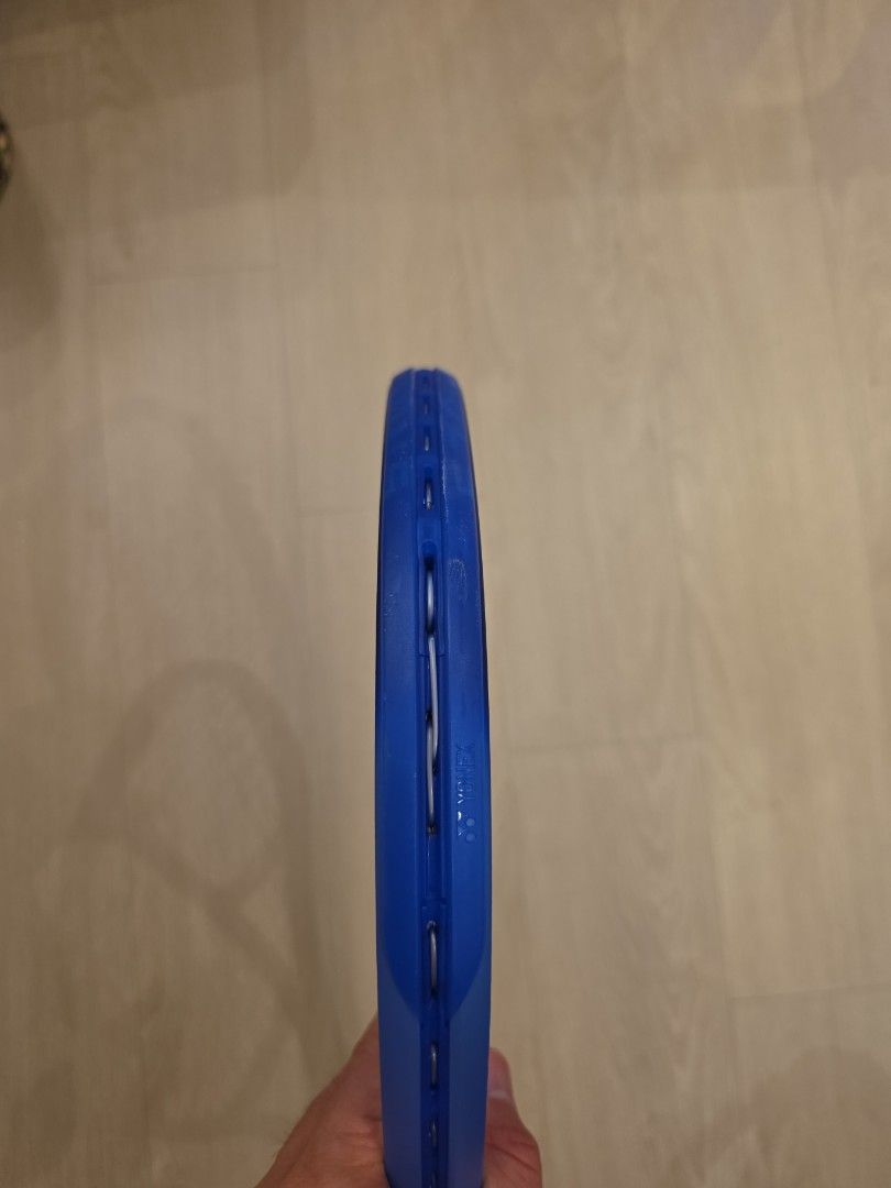 Yonex EZONE 98 Tour L3 grip (Category: Racket & Ball Sports) located in Singapore. Submitted by chthh (Listing ID 1455638159, Image 3). Description: Condition: 9/10 315g 6pt HL.