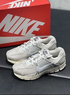 Nike Air Zoom Vomero 5 Platinum Tint
