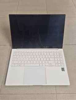 Samsung Galaxy Book Pro 2 / 15.6" / i7 /16RAM 512GB