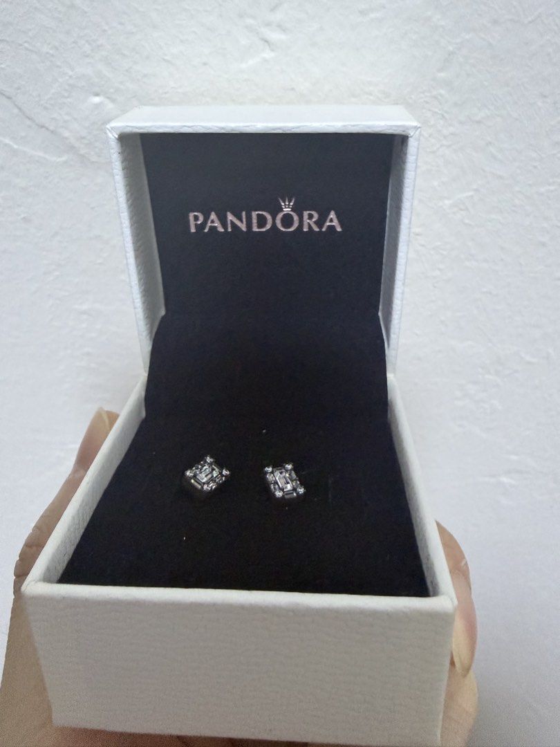 Pandora earring (Category: Earrings) located in Singapore. Submitted by buyonlywhatyouneed (Listing ID 1456155272, Image 1). Description: Self collect from home address.