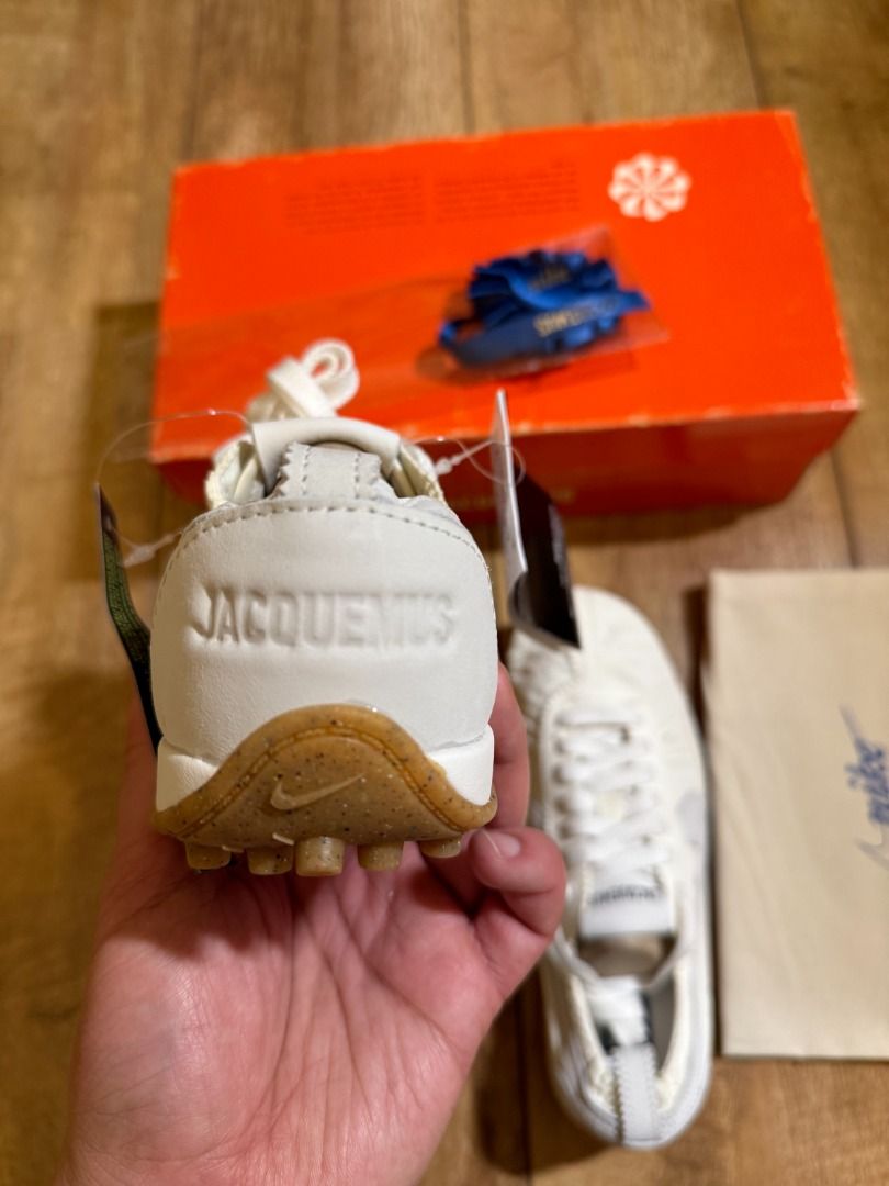 Nike Moon Shoe x Jacquemus Soft Pearl / Sail (Category: Sneakers) located in Singapore. Submitted by goriupnunc93448 (Listing ID 1456300226, Image 6). Description: ✔️ Authenticity guaranteed, unedited real photos 🆕 Condition: Unused & brand new 📦 Comes with original packaging 📐 Size range: EU36–EU45 💵 Trusted transaction. COD supported — no deposit required 📩 PM me for other styles / colors / sizes.