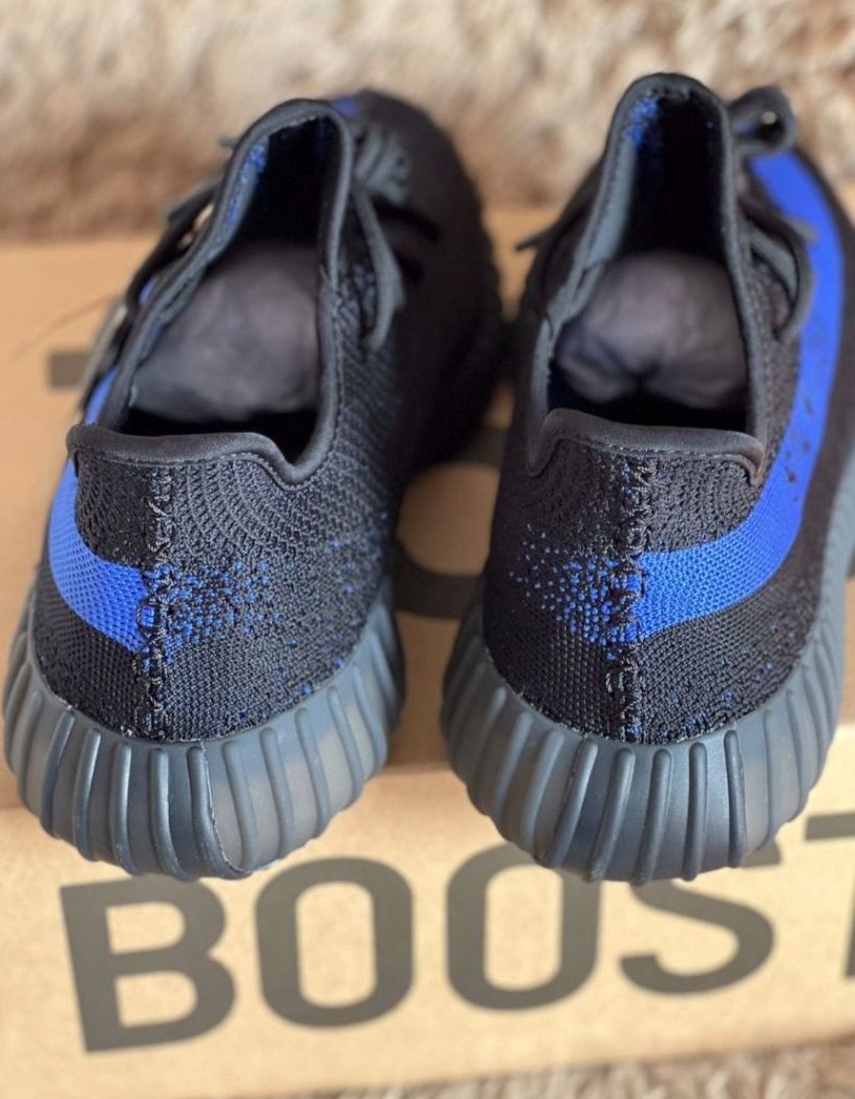 adidas originals Yeezy Boost 350 V2 Dazzling Blue Sports Fabric Black Blue (Category: Sneakers) located in Singapore. Submitted by whappygem (Listing ID 1456694779, Image 6). Description: 🙋 FAQ 1️⃣ What sizes for Adidas adidas originals Yeezy Boost 350 V2 Dazzling Blue Sports Fabric Black Blue? → Chat me 2️⃣ Shipping? → Free via J&T/Ninja Van 3️⃣ Payment? → Cash on delivery 4️⃣ How to confirm? → Photos in ~3 days Any other questions? 💬.