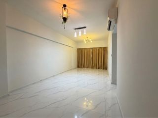Top Storey HDB 4rm Premium Apartment in Punggol 