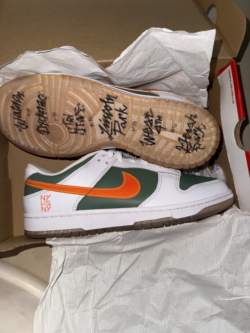 Nike Dunk Low NY vs NY (Category: Sneakers) located in Singapore. Submitted by jssssssss (Listing ID 1375436948, Image 4). Description: BNDS US9 $149 ( the sole oxide and turn slightly yellow) price can slightly nego $129 for fast deal & meet under my blk FCFS May require deposit to prevent flaking.