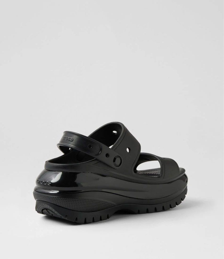 Crocs Mega Crush Platform Sandals (Category: Sandals) located in Singapore. Submitted by notasaint (Listing ID 1457343136, Image 2). Description: - worn > 5 times - authentic - uk 5, eu 38 - speedpost +6 - rtp $149 NO TRADES.
