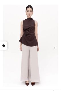 Love and Flair Vailla Cinched Top In Espresso