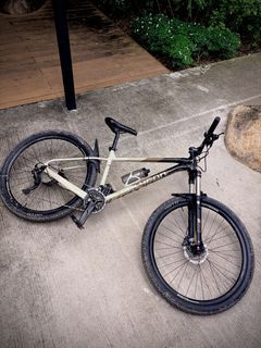 Polygon Xtrada 6 Mountain Bike