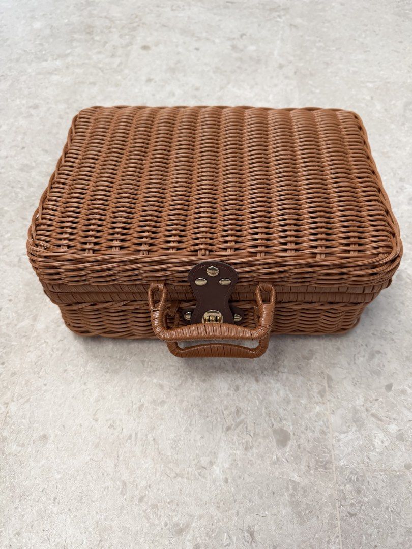 Rattan Storage Basket with Lid Picnic Basket Storage Box Perfect for Wedding shoot and Decoration (Category: Everything Else) located in Singapore. Submitted by polarbear6043 (Listing ID 1457409958, Image 1). Description: Used only once as a display deco at the hotel for wedding dinner. Price negotiable. Meet up at AMK Ave 5 Blk 602 / Lentor MRT / YCK MRT. Free delivery for selected locations only. .