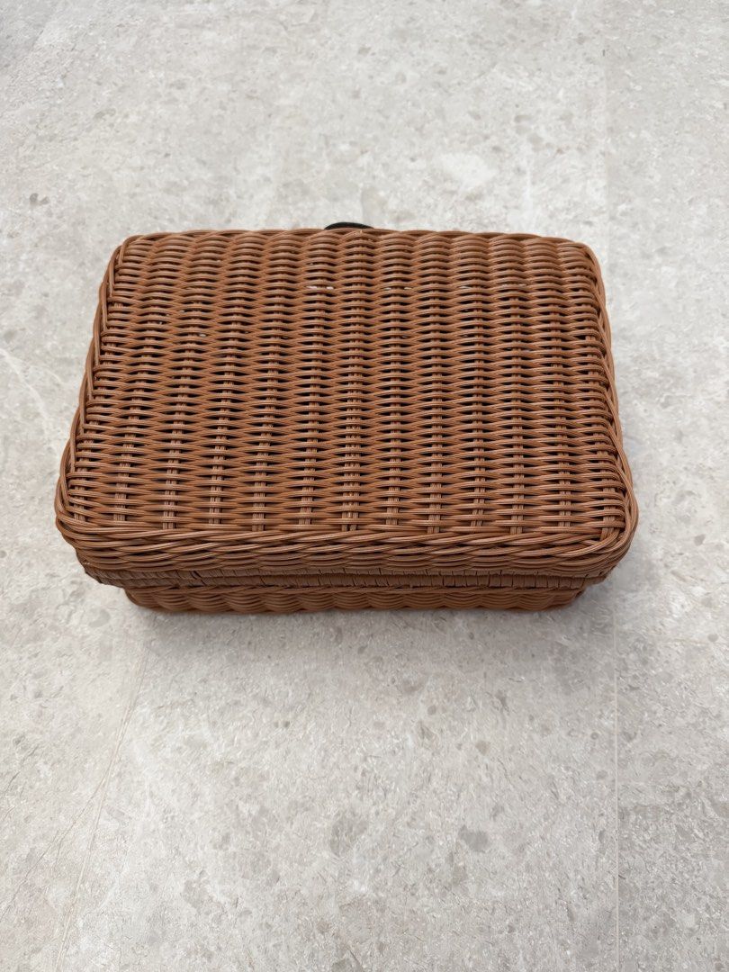 Rattan Storage Basket with Lid Picnic Basket Storage Box Perfect for Wedding shoot and Decoration (Category: Everything Else) located in Singapore. Submitted by polarbear6043 (Listing ID 1457409958, Image 9). Description: Used only once as a display deco at the hotel for wedding dinner. Price negotiable. Meet up at AMK Ave 5 Blk 602 / Lentor MRT / YCK MRT. Free delivery for selected locations only. .