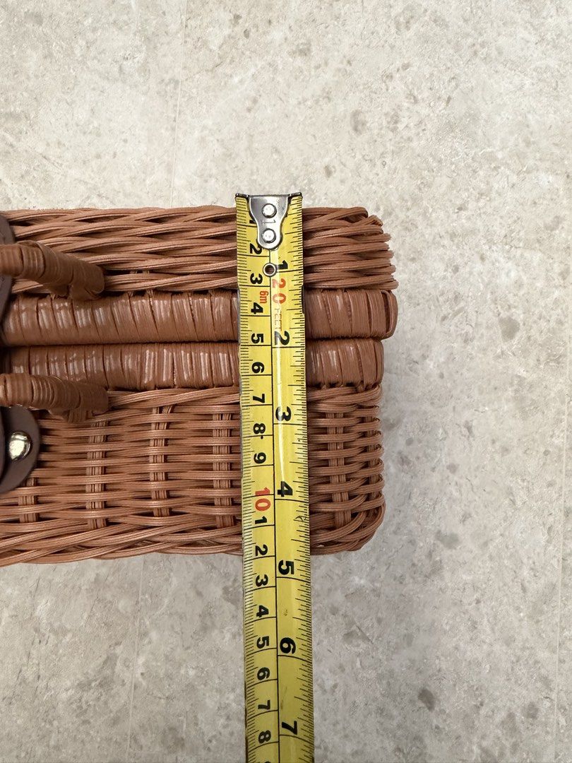 Rattan Storage Basket with Lid Picnic Basket Storage Box Perfect for Wedding shoot and Decoration (Category: Everything Else) located in Singapore. Submitted by polarbear6043 (Listing ID 1457409958, Image 6). Description: Used only once as a display deco at the hotel for wedding dinner. Price negotiable. Meet up at AMK Ave 5 Blk 602 / Lentor MRT / YCK MRT. Free delivery for selected locations only. .