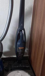 EXCELLENT ELECTROLUX Standing VACUUM CLEANER