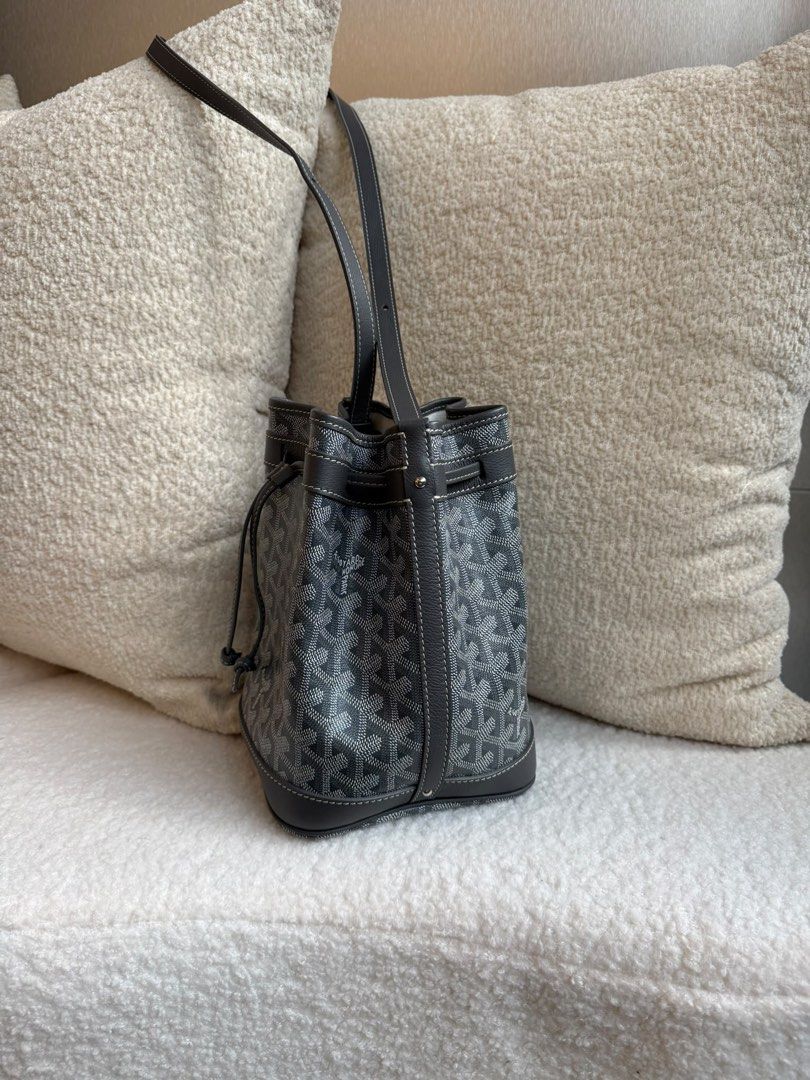 New Goyard Petit Flot Bucket Bag PM Canvas Grey (Category: Bags & Wallets) located in Singapore. Submitted by yasfinds (Listing ID 1457546305, Image 3). Description: New Goyard Petit Flot Bucket Bag PM L17 H23 D14.5cm Strap Drop 36.5-55cm Canvas Grey Comes with Dust bag and receipt only 1611+ F2508 Whats App: Kai @ +65 98263475 .