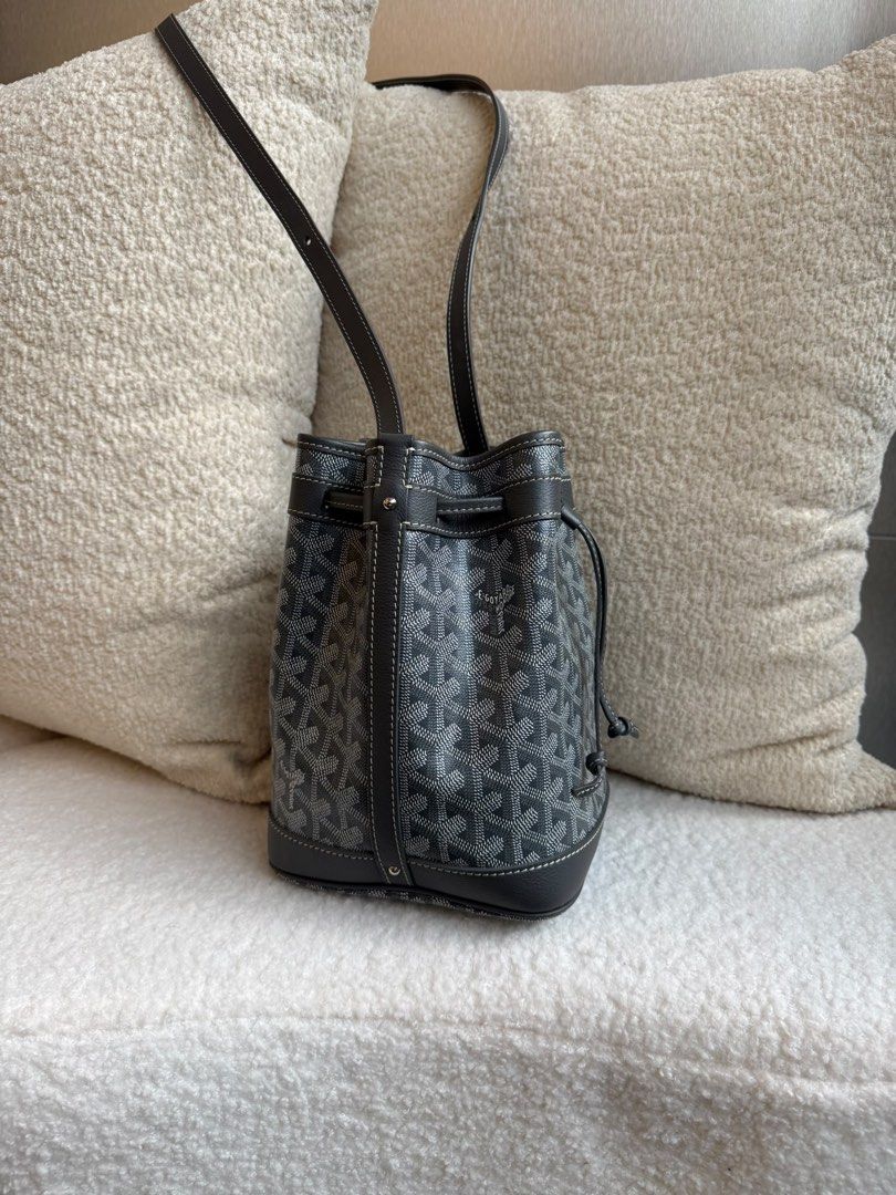 New Goyard Petit Flot Bucket Bag PM Canvas Grey (Category: Bags & Wallets) located in Singapore. Submitted by yasfinds (Listing ID 1457546305, Image 4). Description: New Goyard Petit Flot Bucket Bag PM L17 H23 D14.5cm Strap Drop 36.5-55cm Canvas Grey Comes with Dust bag and receipt only 1611+ F2508 Whats App: Kai @ +65 98263475 .