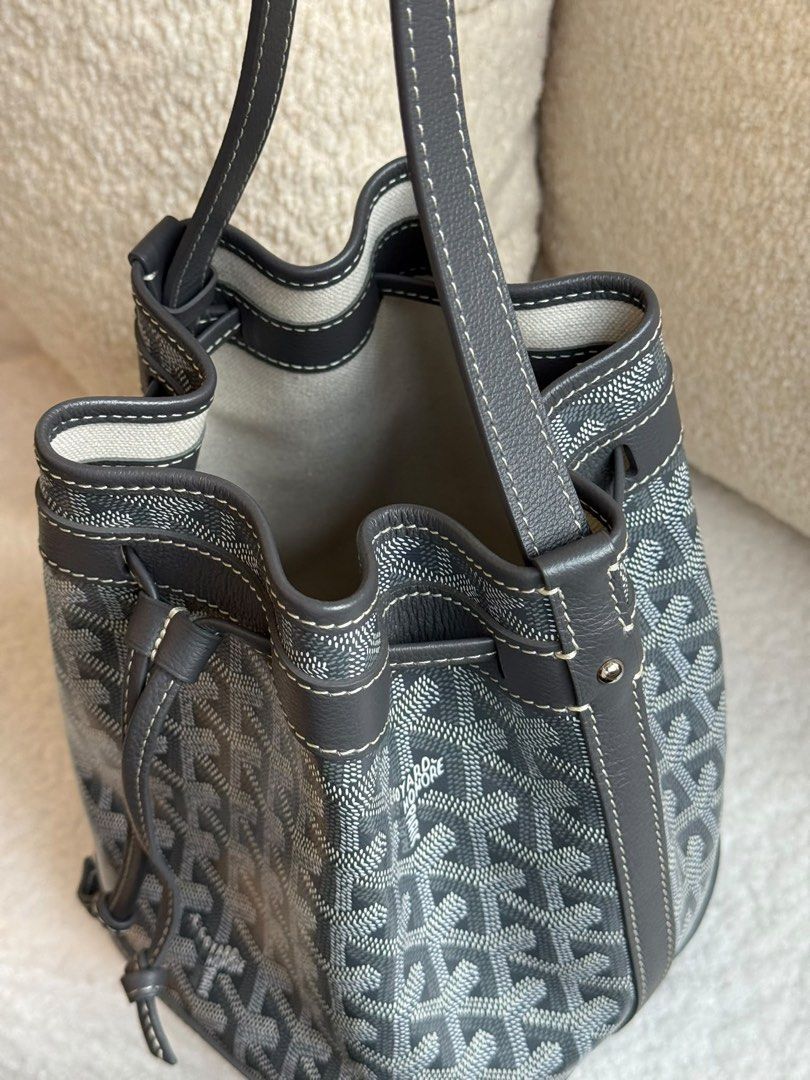 New Goyard Petit Flot Bucket Bag PM Canvas Grey (Category: Bags & Wallets) located in Singapore. Submitted by yasfinds (Listing ID 1457546305, Image 6). Description: New Goyard Petit Flot Bucket Bag PM L17 H23 D14.5cm Strap Drop 36.5-55cm Canvas Grey Comes with Dust bag and receipt only 1611+ F2508 Whats App: Kai @ +65 98263475 .