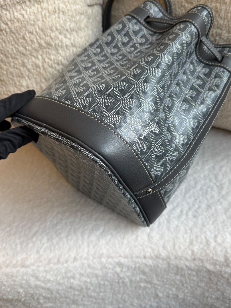 New Goyard Petit Flot Bucket Bag PM Canvas Grey (Category: Bags & Wallets) located in Singapore. Submitted by yasfinds (Listing ID 1457546305, Image 13). Description: New Goyard Petit Flot Bucket Bag PM L17 H23 D14.5cm Strap Drop 36.5-55cm Canvas Grey Comes with Dust bag and receipt only 1611+ F2508 Whats App: Kai @ +65 98263475 .