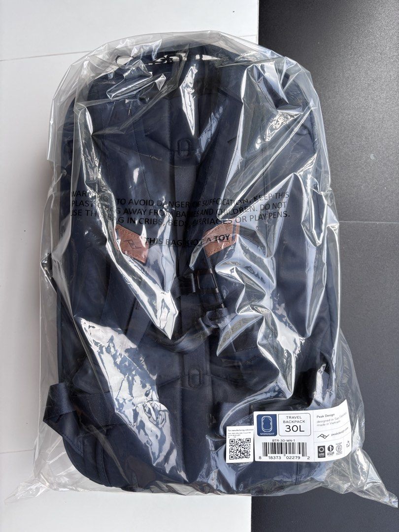 Trade Peak Design Travel Backpack 30L Midnight (Category: Backpacks) located in Singapore. Submitted by pean12 (Listing ID 1457591547, Image 2). Description: - Peak Design Travel Backpack - Color: Navy - Capacity: 30L - Brand new, still in original plastic packaging - Ideal for travel and everyday use - Made in Vietnam - Fair Trade Certified Brand New. Looking to trade for the Coyote Tan colour in brand new condition..