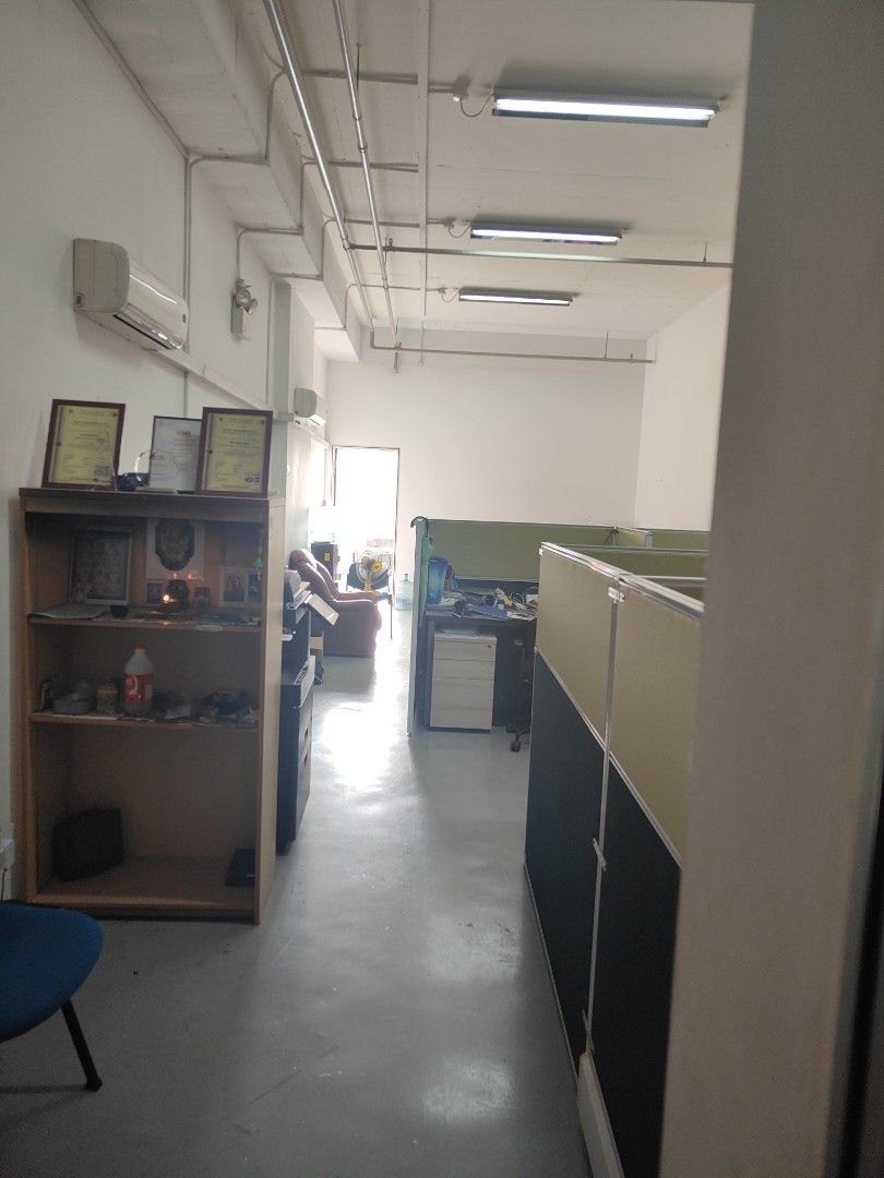 3 Soon Lee Street Pioneer Junction (Category: Commercial) located in Singapore. Submitted by colin_lim_cs (Listing ID 1457972556, Image 2). Description: B2 HEAVY INDUSTRIAL FOR SALE / RENT｜PIONEER JUNCTION Direct Owner | NO GST(Save 9%) | Walk‑to Pioneer MRT | 60A Power Regular‑shaped functional B2 heavy‑industrial flatted unit, ready for sale or whole‑unit rental at Pioneer Junction(D22). Suitable for manufacturing, engineering workshop and cent