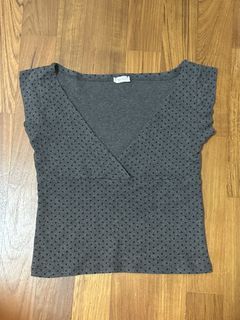 Brandy Melville Amara Top Grey and Black Polka dots, retails at $31